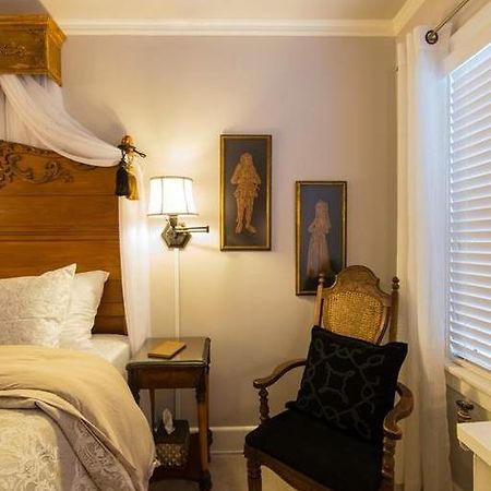 Knob Hill Bed And Breakfast ฟลินต์ ภายนอก รูปภาพ